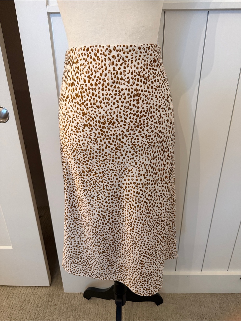 J crew Factory Women's Cream Leopard Print Midi Skirt